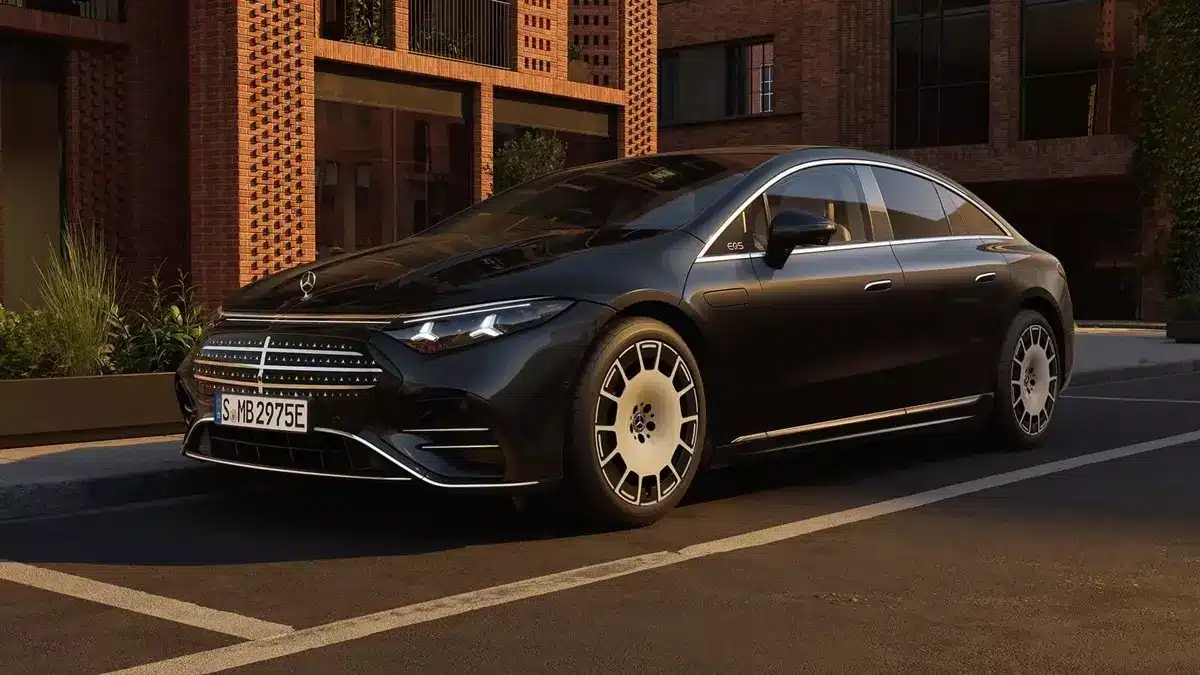 925 KM Menzilli Mercedes-Benz EQS Tanıtıldı!